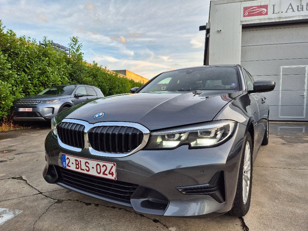 BMW 320 eA / SPORT LINE / PHEV HYBRID, Auto's, Automaat, Dealer onderhouden, 4 cilinders, Leder en Stof