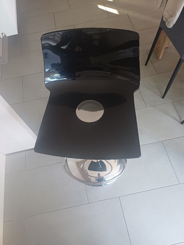 2 Hydrologische barstoelen, Ophalen