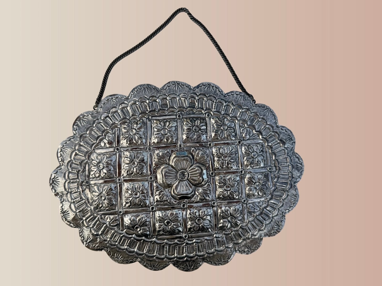 Antieke spiegel in reliëf van 900 sterling zilver