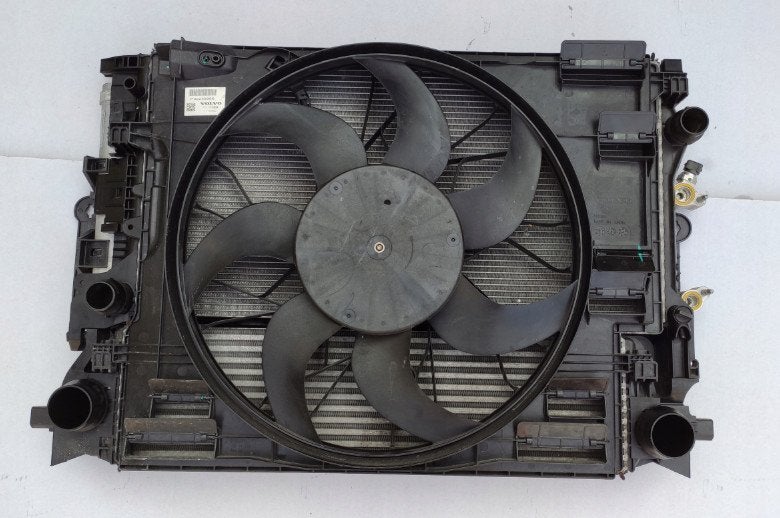 Koelerpakket VOLVO XC60 II S90 II V90 II 15- 2.0 RADIATOR KI, Gebruikt, Gunnar Engellaus vag 8
405 31  Gothenburg, SE, Info@volvocars.com