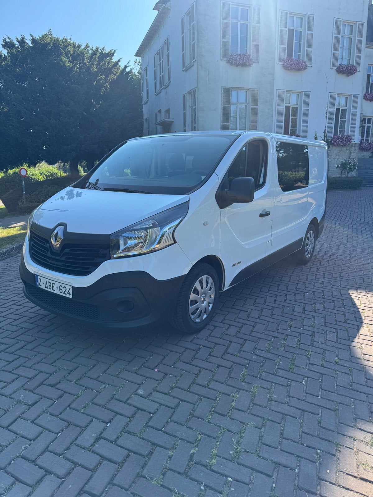 Renault Trafic L1 6 places 1.6 dci 120pk euro 6, Autos, Euro 6, Entreprise, Entretenue par le concessionnaire, Noir