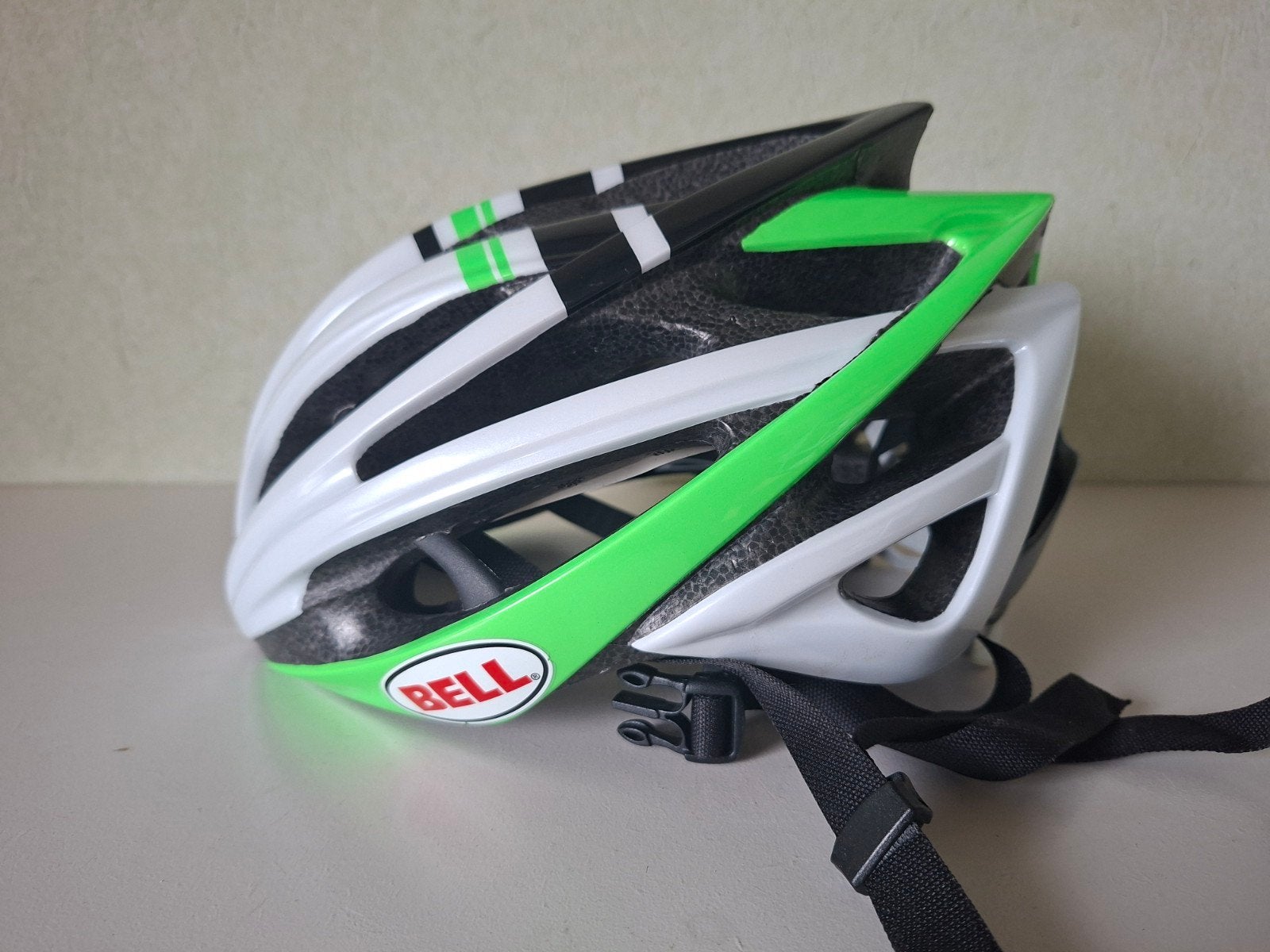 casque de vélo Petit. Marque : Bell, Enlèvement, Bell, Homme, Neuf