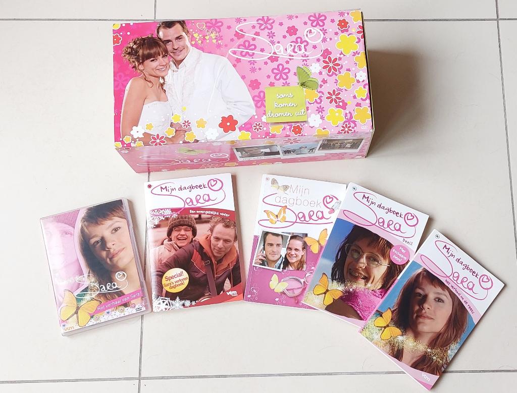 Série télénove complète Sara avec DVD et 4 livrets, CD & DVD, DVD | TV & Séries télévisées, Comme neuf, Autres genres, Coffret