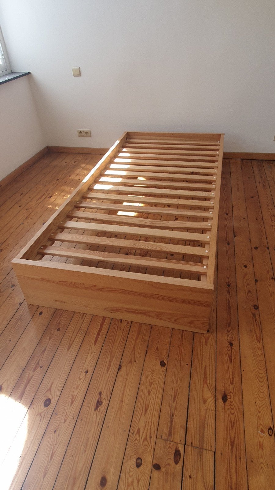 Lit 1 personne ikea, Maison & Meubles, Chambre à coucher | Lits, Utilisé, Une personne, 90 cm, 200 cm, Bois, Beige