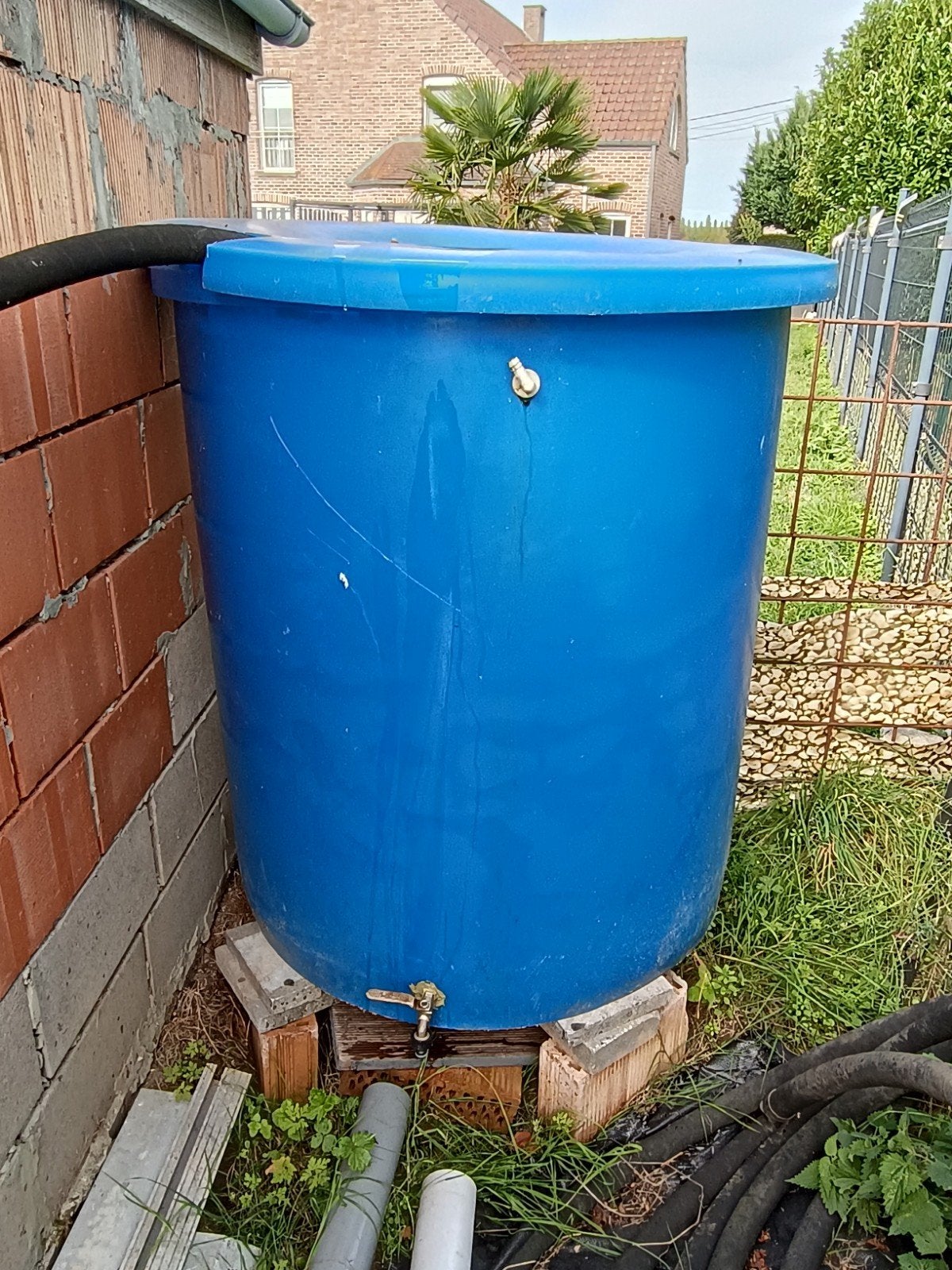 citerne d'eau pluie aérienne pvc, Tuin en Terras, Kunststof, Gebruikt, Met kraantje, 150 liter of meer