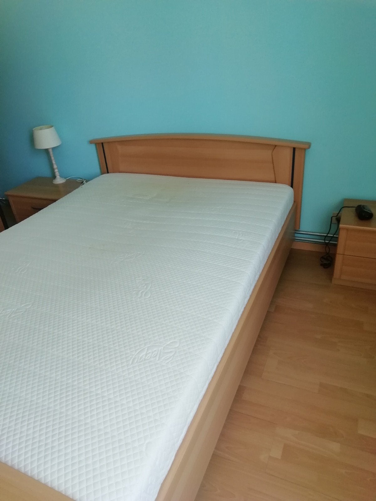 2 persoonsbed plus lattenbodems/matras/2 nachtkastjes, Ophalen, Gebruikt, Tweepersoons