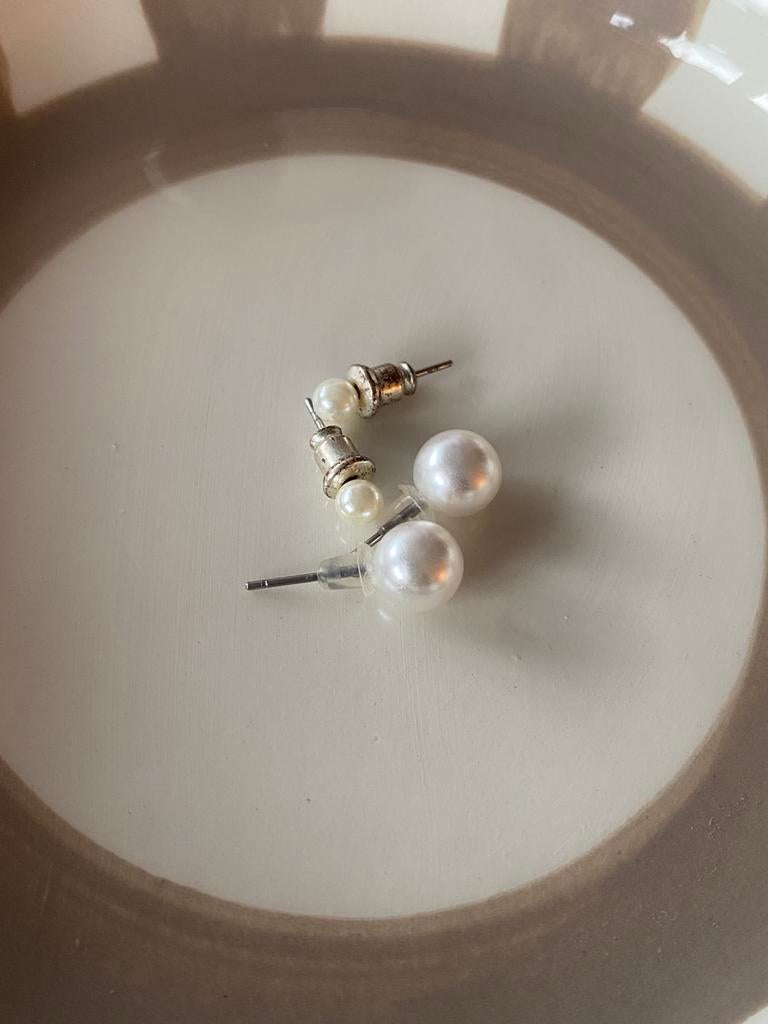 Boucles d’oreilles perles, Handtassen en Accessoires, Oorbellen, Ophalen of Verzenden, Wit, Overige materialen, Knopjes of Stekers