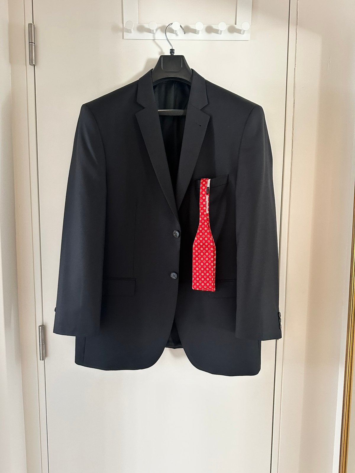 Elégant costume homme noir neuf, Enlèvement ou Envoi, Neuf, Noir