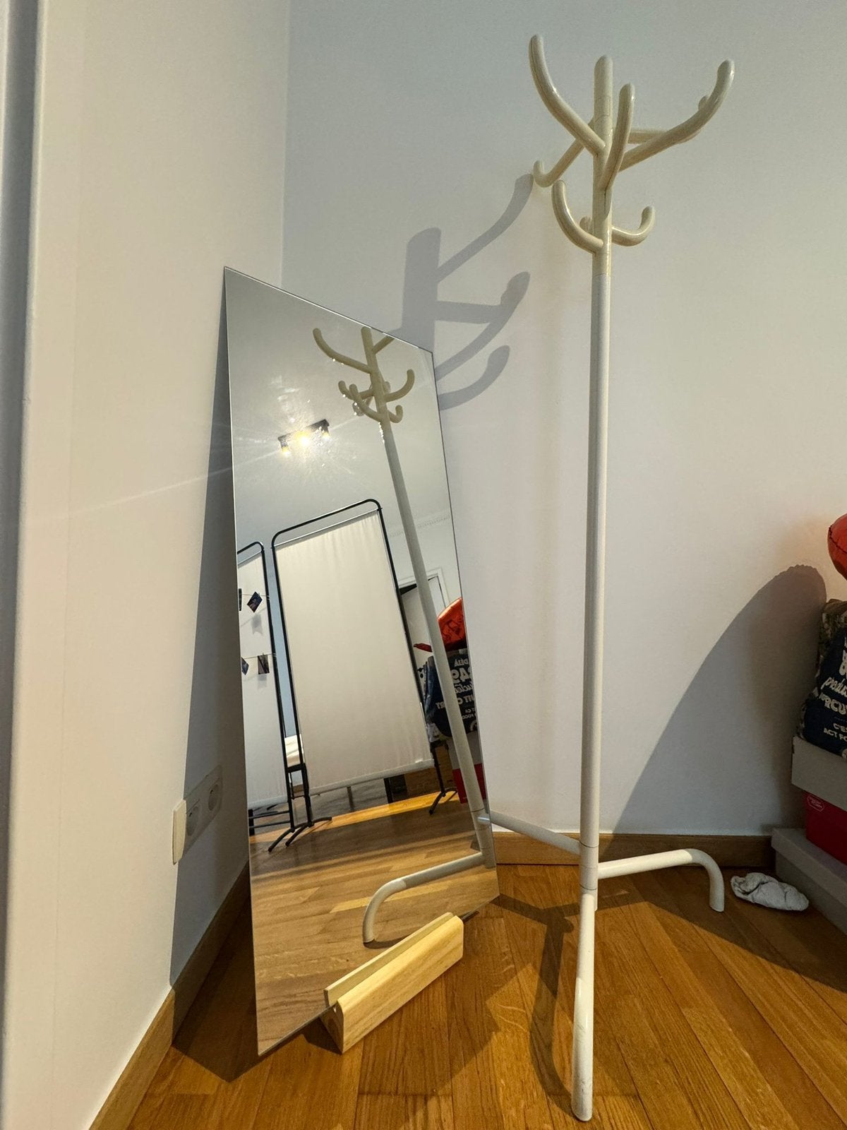 Witte kapstok IKEA 175 cm, Huis en Inrichting, Woonaccessoires | Kapstokken, Zo goed als nieuw, Staande kapstok, 150 tot 200 cm