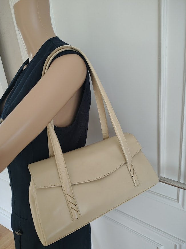 vintage creme kleurige handtas, Handtassen en Accessoires, Tassen | Damestassen, Zo goed als nieuw, Handtas, Verzenden