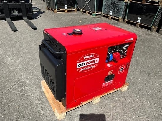 stroomgroep/generator 5500w nieuw gratis bezorging Actie, Nieuw, Ophalen of Verzenden, 5 tot 10 kVA, Elektrisch startend