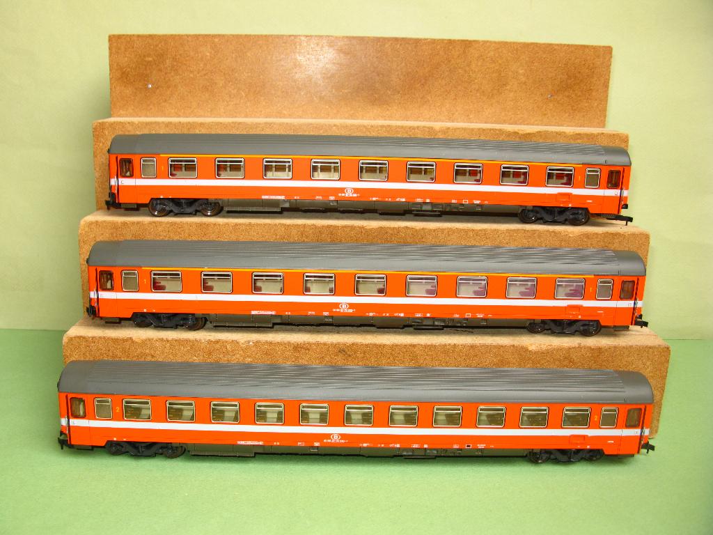 ROCO HO : 3x voitures Eurofirma i6 SNCB n 44657/44661, Enlèvement ou Envoi, Wagon, Comme neuf, Roco