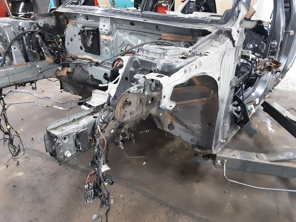 PARE BOUE AVANT GAUCHE BMW 1 serie (F40) (01-2019/-), Garde-boue, Utilisé, Petuelring 130
80809  München, DE, BMW