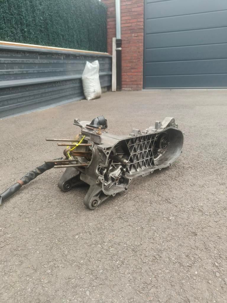 Piaggio 125cc blok, Ophalen