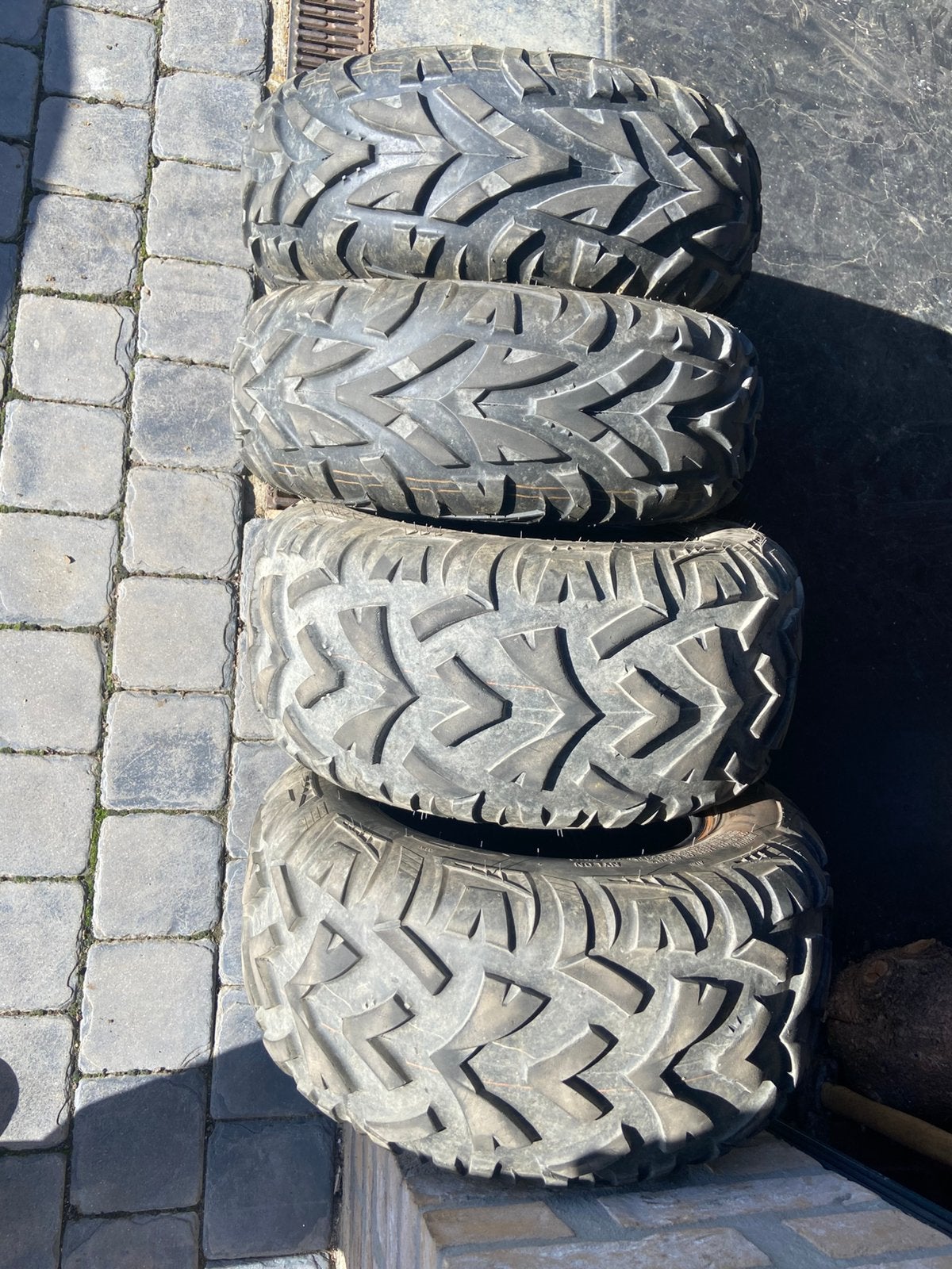 4 quad band CST, Motoren