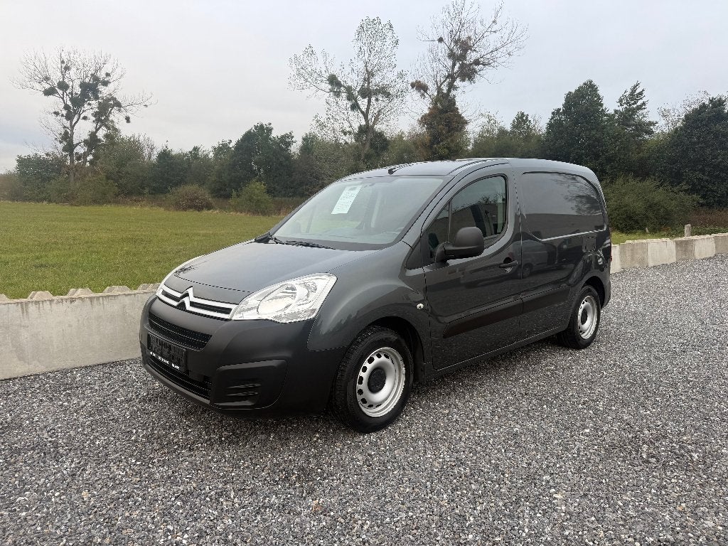 Citroen Berlingo 1.6Hdi 100CH *3Places Clim Attelage Euro6b*, Bluetooth, Achat, Euro 6, Entreprise