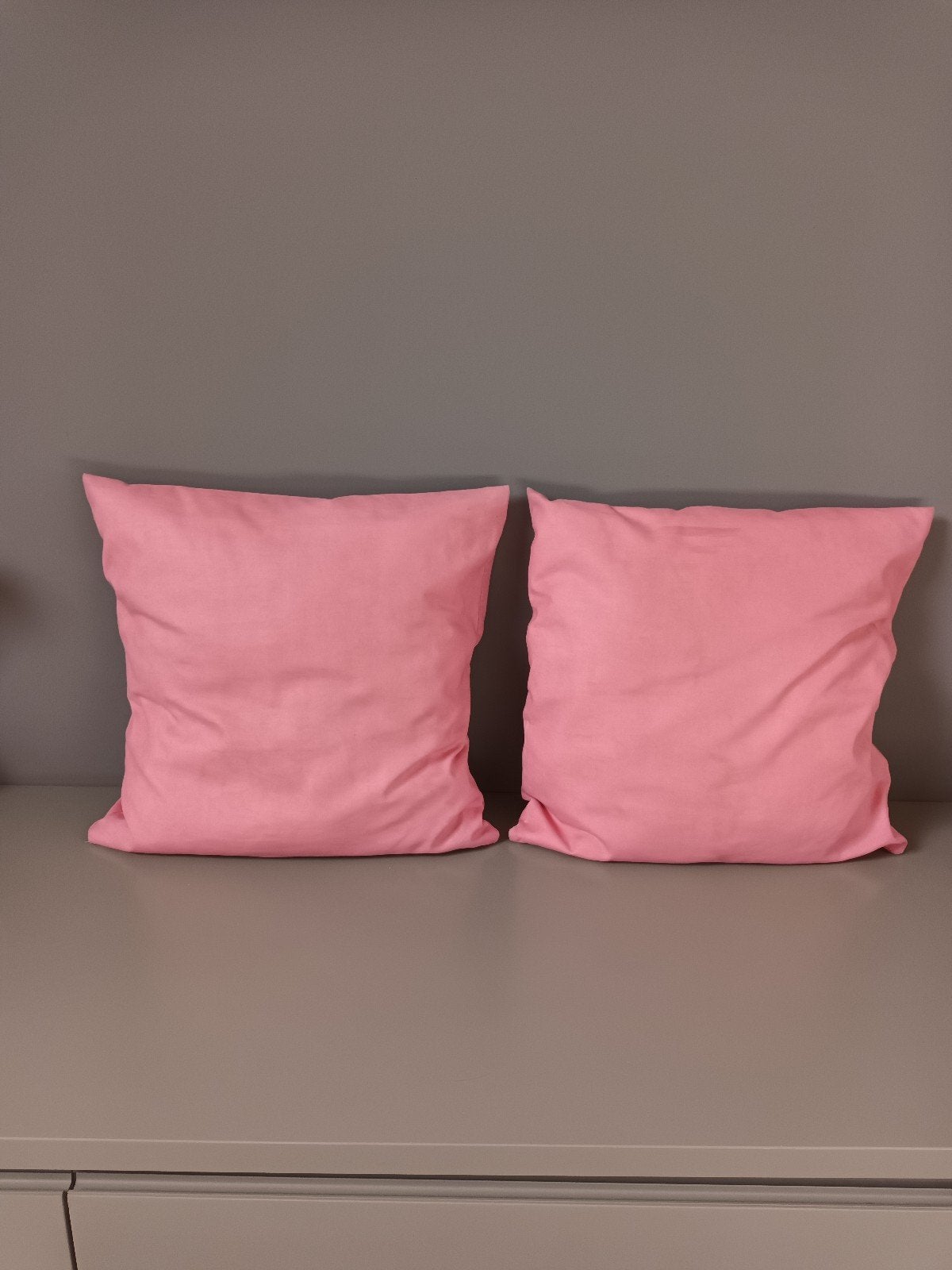 2 roze kussens, Maison & Meubles, Accessoires pour la Maison | Coussins, Enlèvement, Utilisé, Rose, Carré