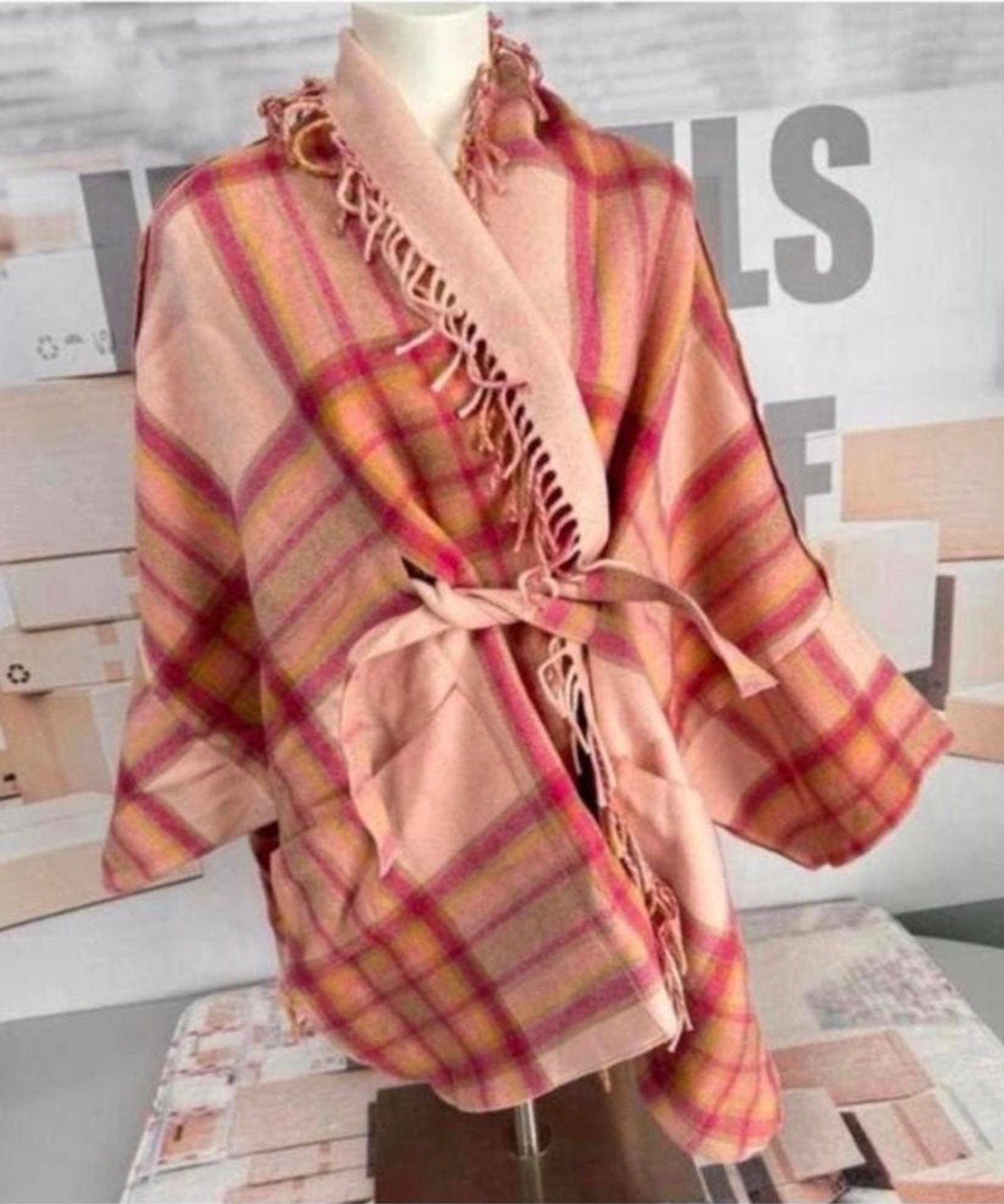 Twinset Milano - Wool poncho franjes wol wollen stof jas, Kleding | Dames, Overige Dameskleding, Ophalen of Verzenden, Zo goed als nieuw
