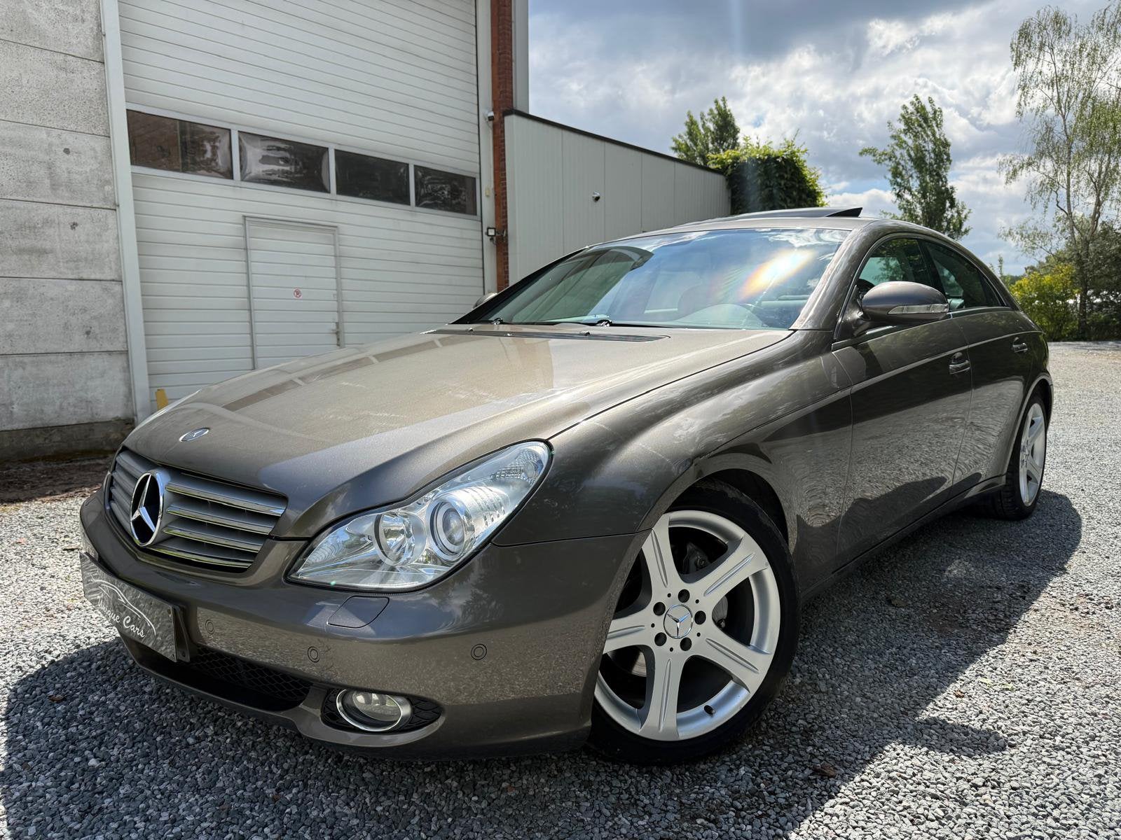 Mercedes CLS 320 CDi / 3.0 V6 / 125.000KM / 1eig / Xenon Dak, Auto's, Mercedes-Benz, Automaat, Parkeersensor, Leder, Bedrijf