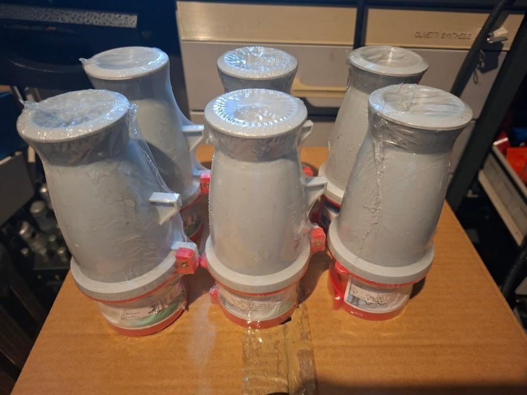 6 x 32A stekker, Doe-het-zelf en Bouw, Ophalen of Verzenden, Nieuw, Stekker