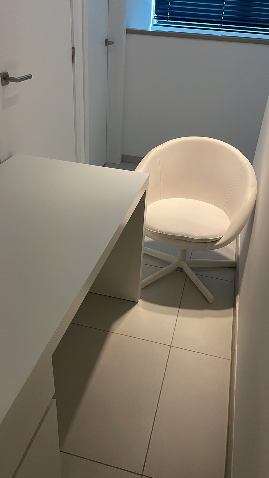 Bureau en bureaustoel Ikea, Huis en Inrichting, Bureaus, Ophalen, 65 cm, Zo goed als nieuw, IKEA