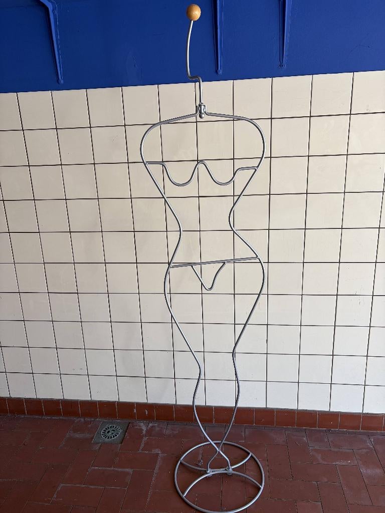Kleerhanger, Ophalen, Zo goed als nieuw