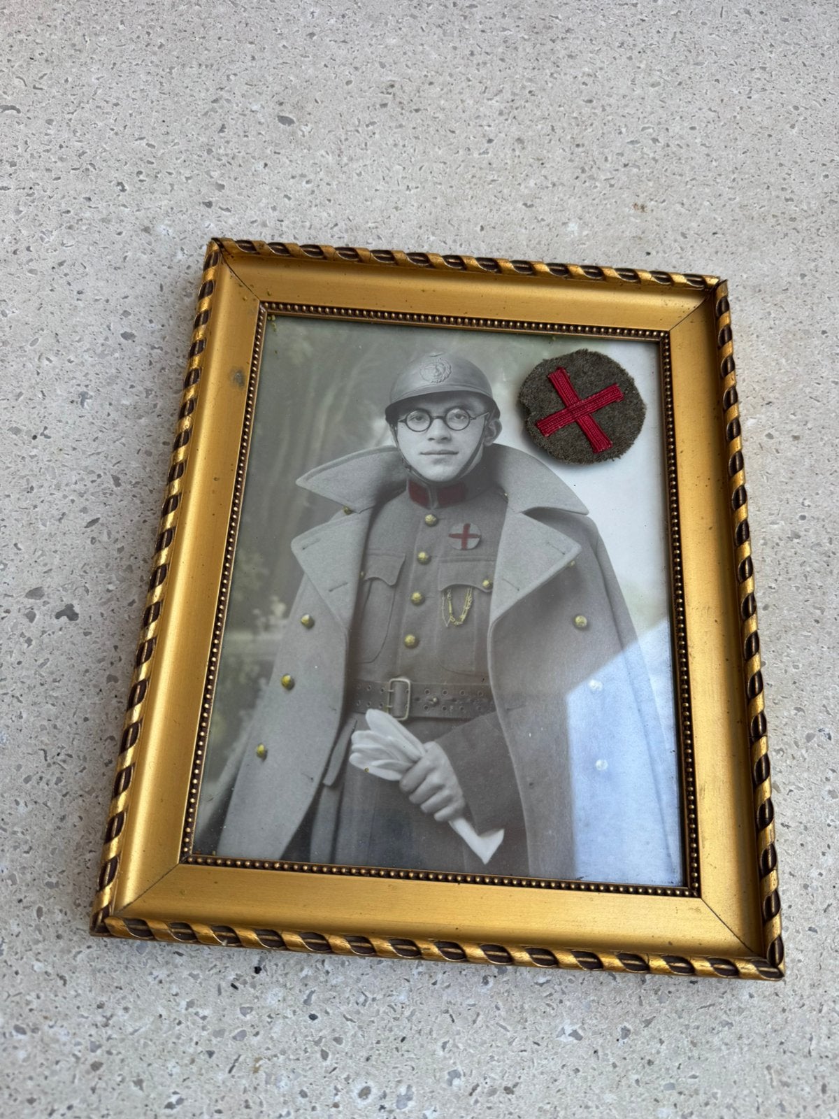Cadre croix rouge ABBL + insigne, Collections, Objets militaires | Seconde Guerre mondiale, Enlèvement ou Envoi