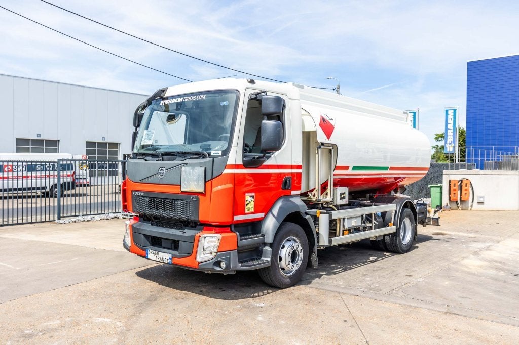 Volvo FL 280 +MAGYAR 11.000L+4COMP (bj 2017), Auto's, Vrachtwagens, Achterwielaandrijving, Euro 6, Bedrijf, 280 pk