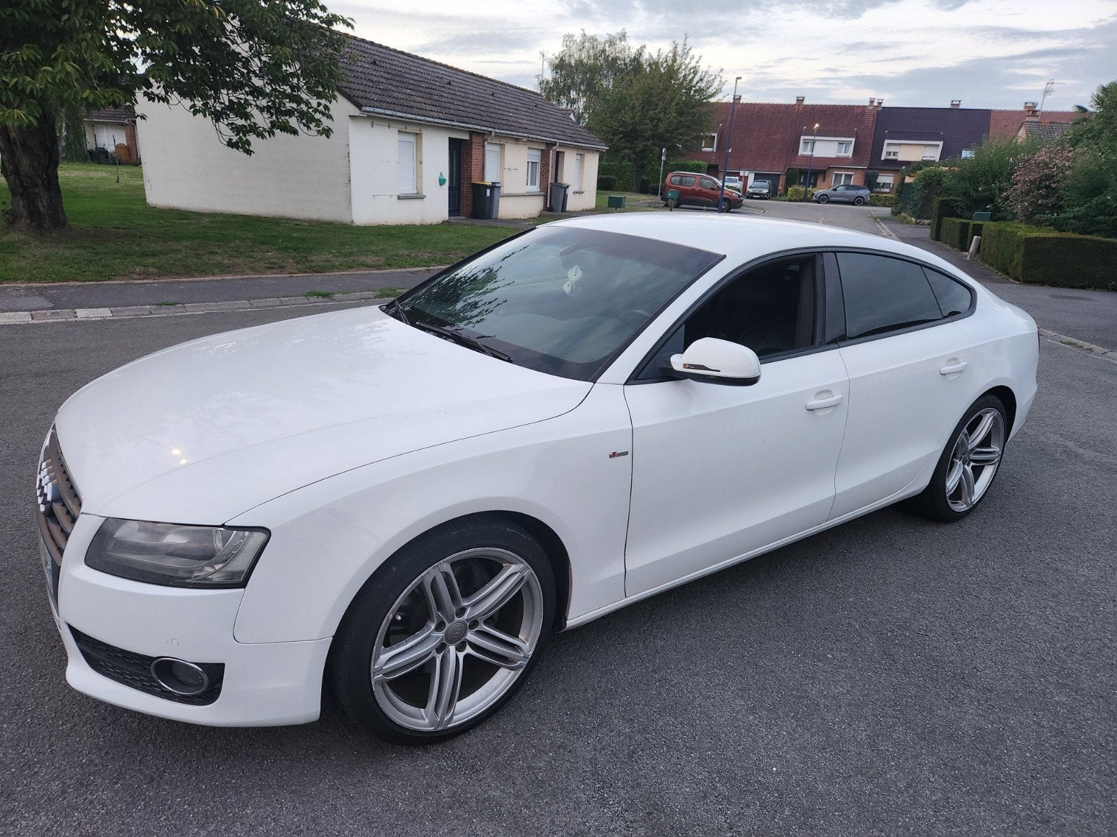 Audi A5 2.7 TDI V6 190CV  S-Line
04/11/2010 
Contrôle techni, Autos, Cuir, Diesel, Automatique, Particulier