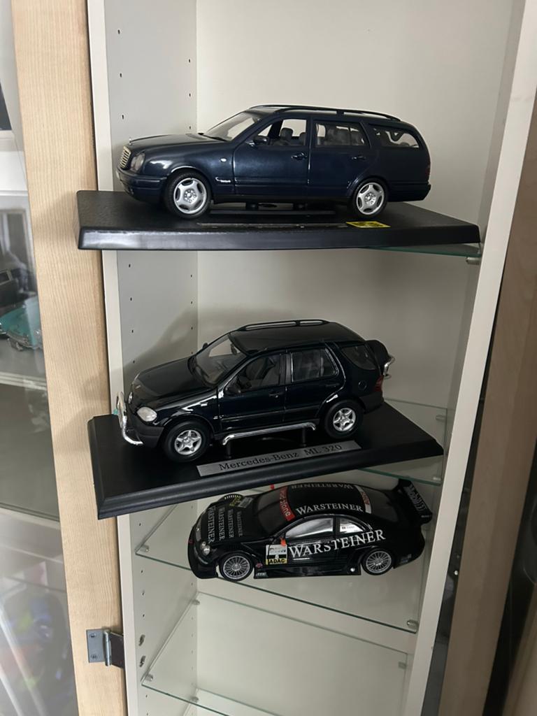 Mercedes 40 e stuk, Hobby en Vrije tijd, Modelauto's | 1:18, Ophalen, Zo goed als nieuw