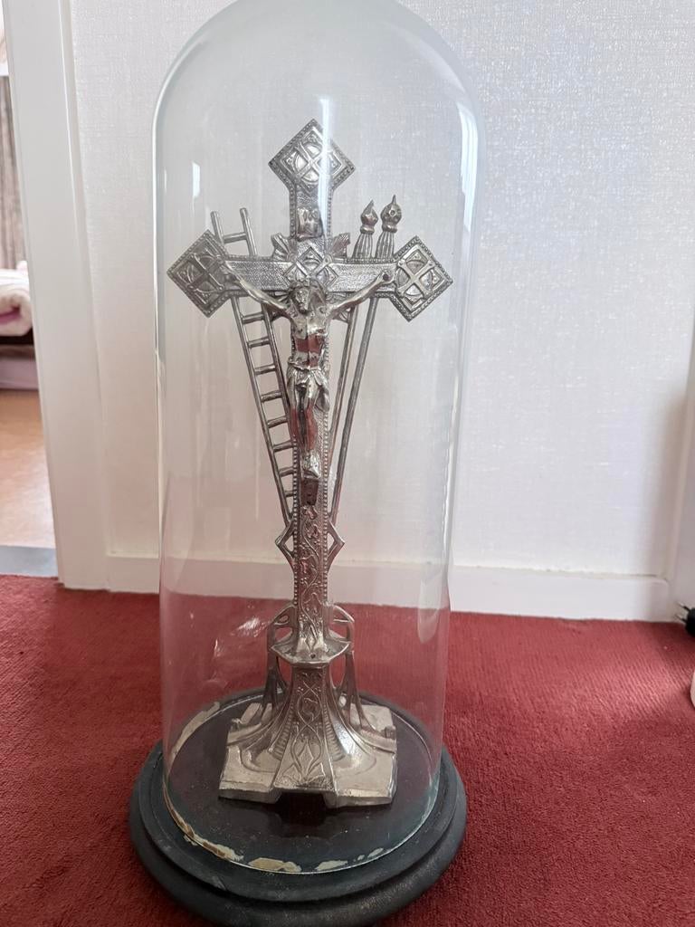 Staand Kruisbeeld van Jezus Christus Zilver kleur, Ophalen