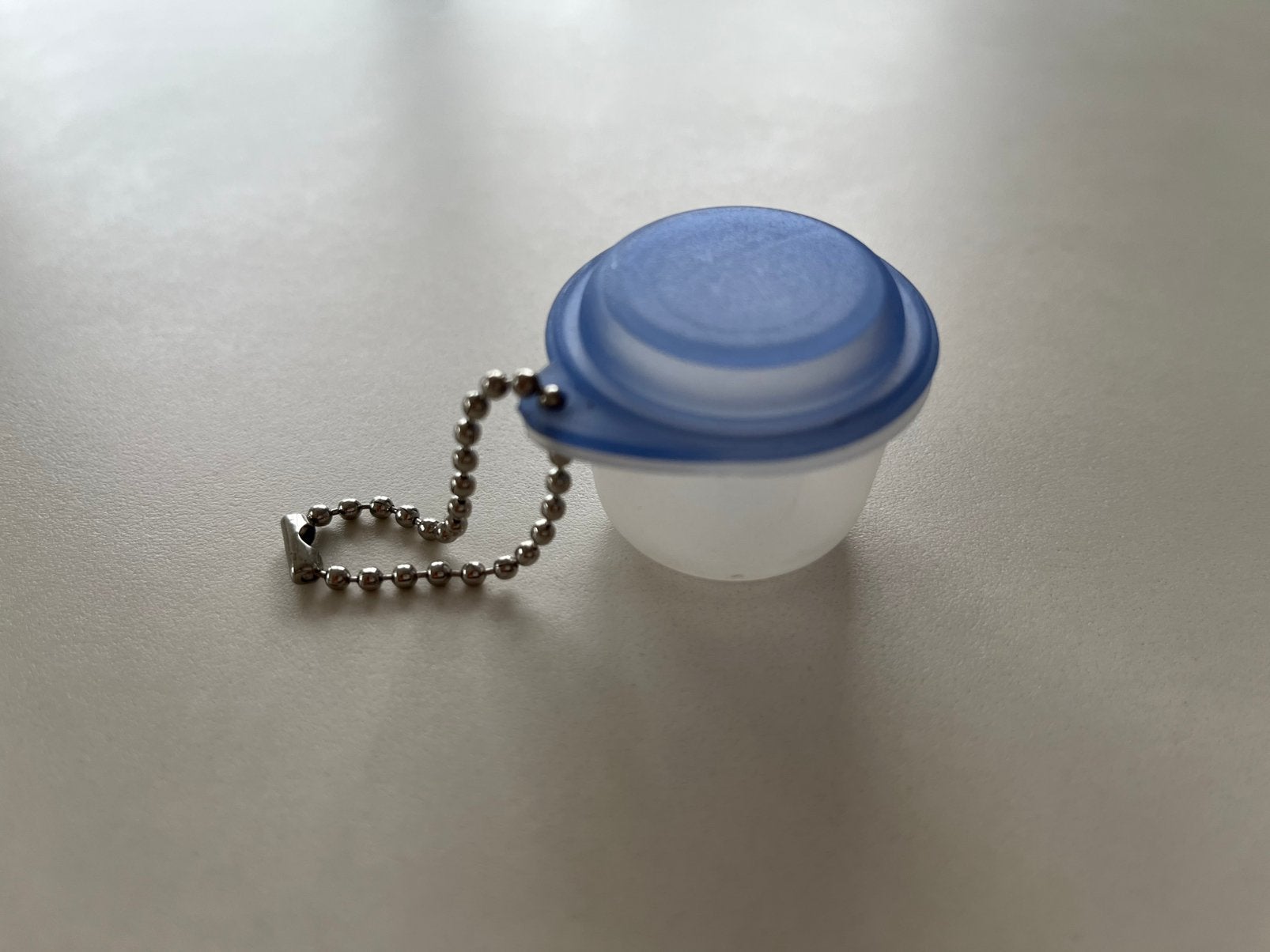Nieuw! Slabol sleutelhanger van Tupperware, Maison & Meubles, Enlèvement ou Envoi, Neuf, Bleu, Autres types