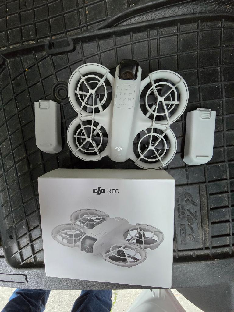 dji neo met 2 bat, Audio, Tv en Foto, Drones, Ophalen, Gebruikt, Cameradrone, 15 tot 30 minuten