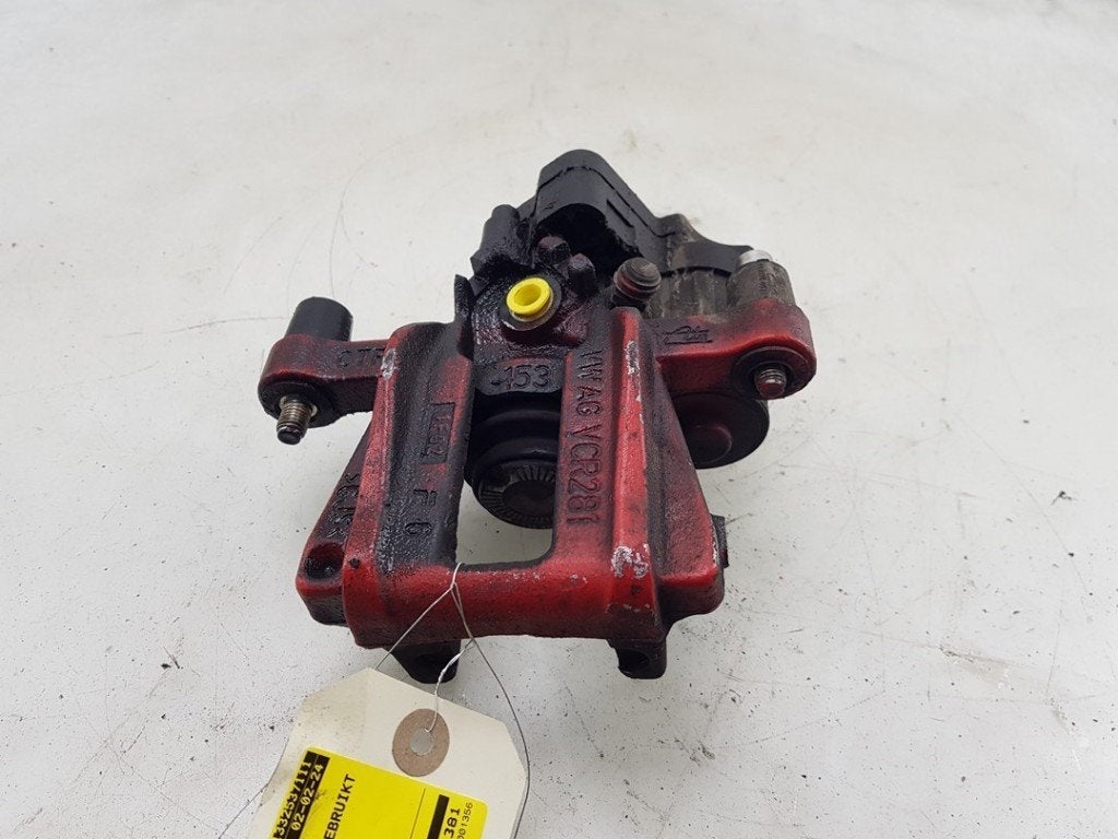 REMKLAUW LINKS ACHTER Volkswagen Caddy Cargo V (SBA / SBH), Gebruikt, Postoffice@zf.com, Löwentaler Straße 20
88046  Friedrichshafen, DE