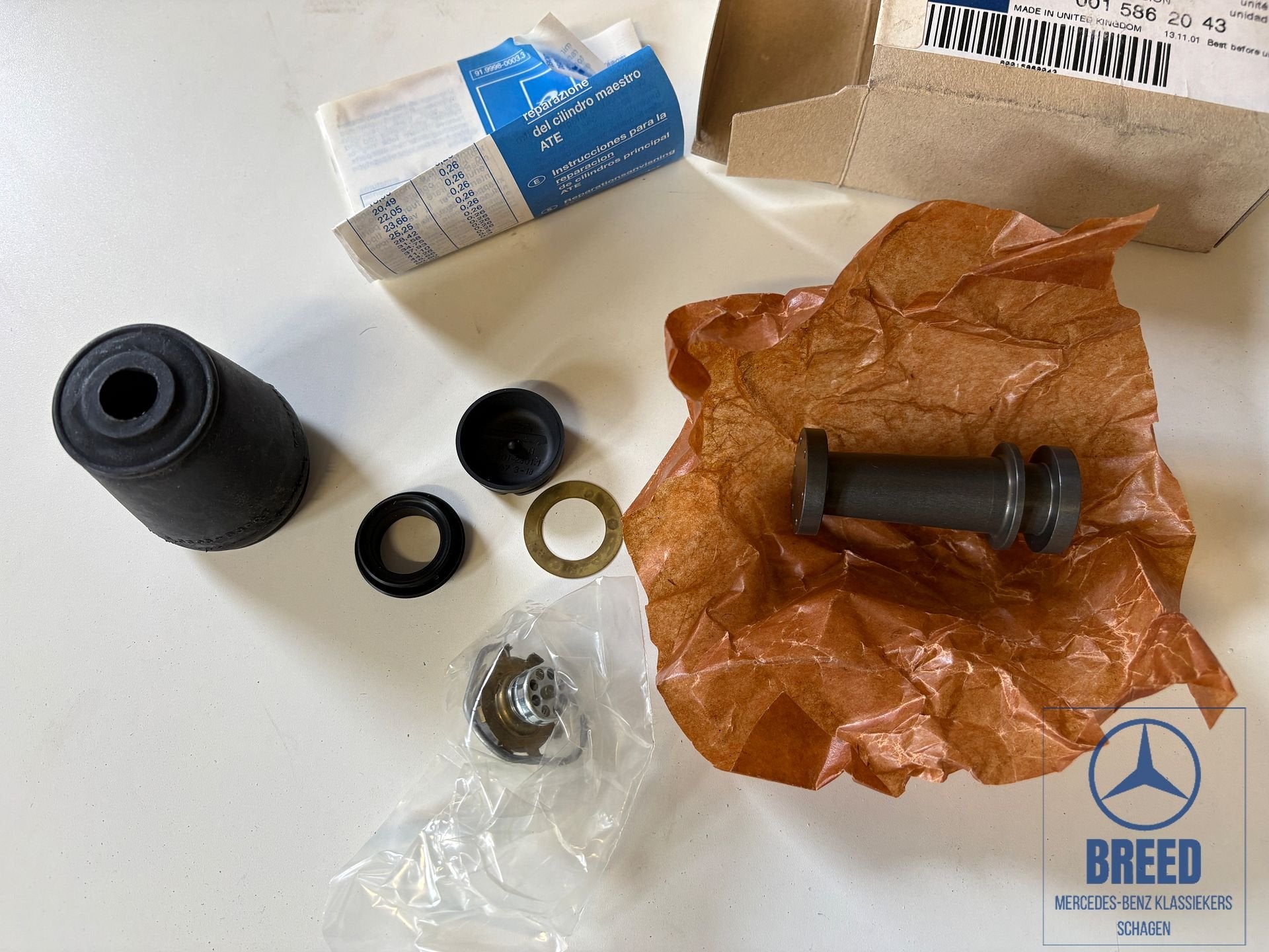 NOS revisieset hoofdremcilinder voor Mercedes-Benz W110 W111, -, Nieuw, Ophalen of Verzenden, -