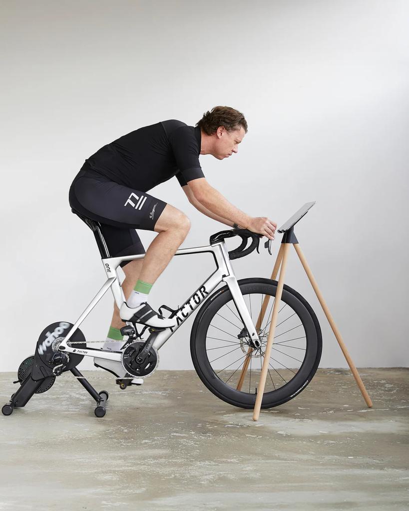 Ipad iphone standaard Tons, Fietsen en Brommers, Fietsaccessoires | Fietsverlichting, Ophalen, Zo goed als nieuw