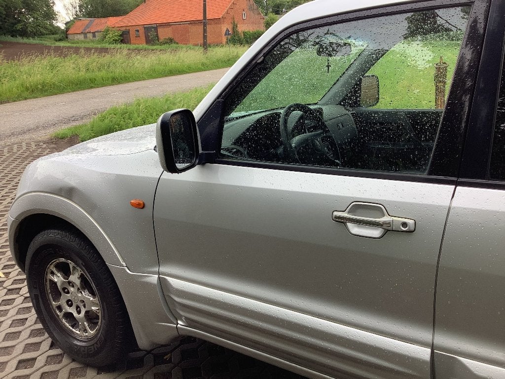 Mitsubishi pajero, Automaat, Zwart, 4 cilinders, Leder