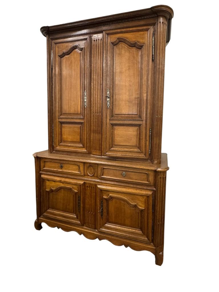 Grande armoire ancienne de 255 cm de haut, Maison & Meubles, Armoires | Buffets, Comme neuf, Enlèvement ou Envoi
