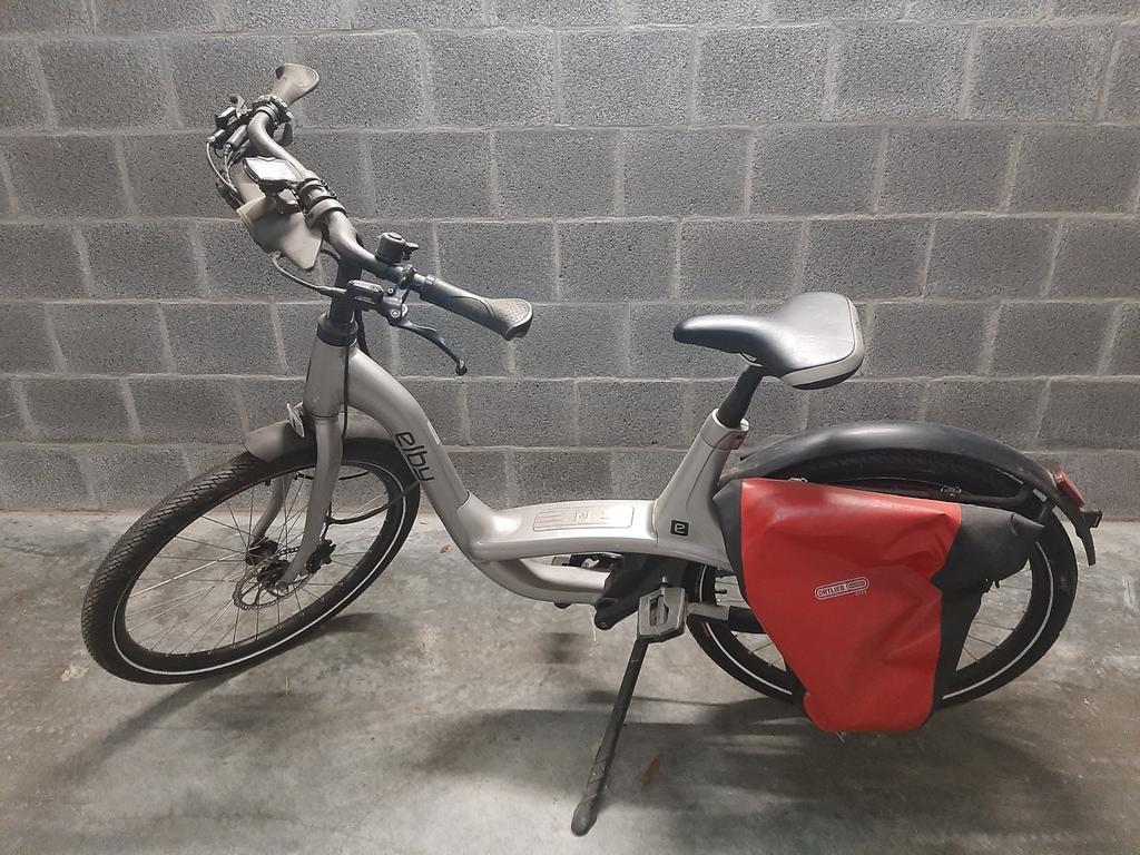 Grijs damesfiets, Enlèvement