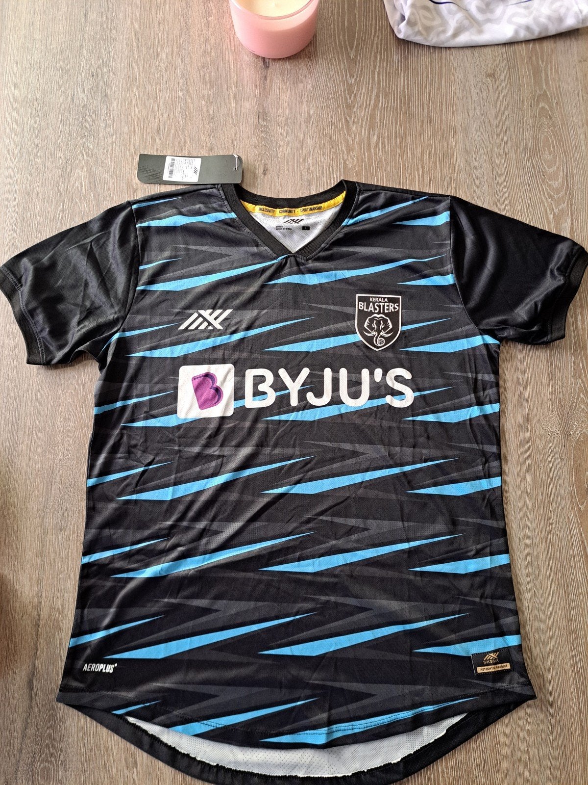 Voetbalshirt Kerala Blasters FC uitshirt 2021-2022 maat L, Sports & Fitness, Football, Taille L, Enlèvement, Neuf, Maillot