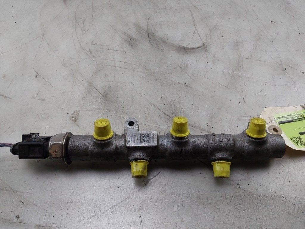 RAMPE D'INJECTION A6 Avant (C8) (|059130089EH|059130089DL|), Autos : Pièces & Accessoires, Systèmes à carburant, Audi, Utilisé