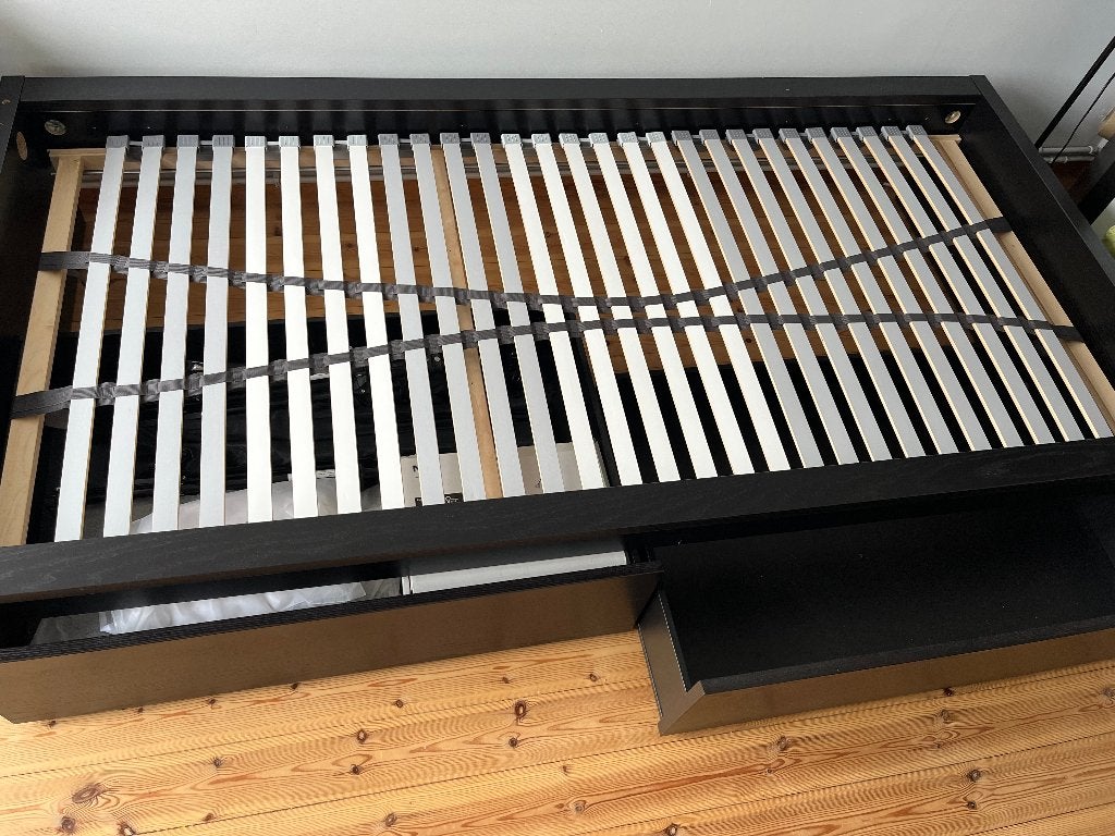 Lit IKEA MALM brun-noir, 90x200 cm + lattes LÖNSET, 90 cm, Une personne, Brun, Enlèvement