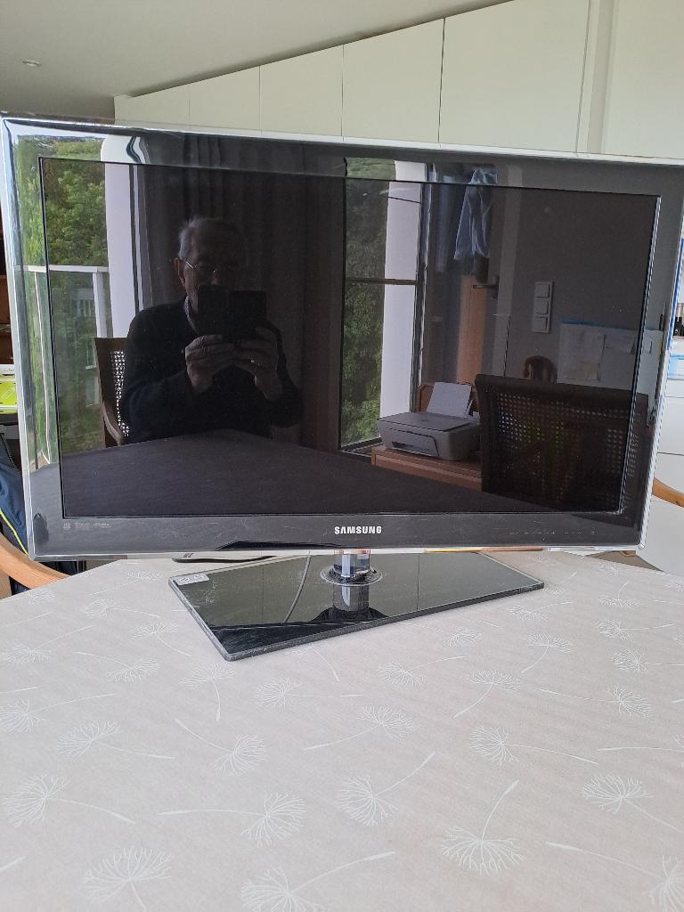 TV Samsung 80cm, Ophalen, Gebruikt, 60 tot 80 cm, Samsung