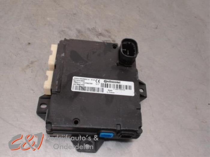 Module verrouillage central des portes d'un Renault Trafic, Renault, -, 3 mois de garantie, Utilisé