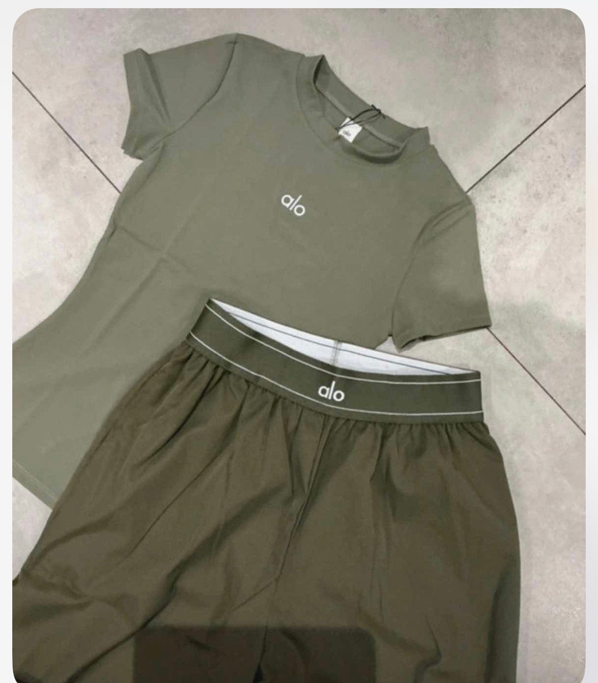 Alo ensemble tshirt et pantalon, Kleding | Dames, Ophalen of Verzenden, Zo goed als nieuw, Zwart