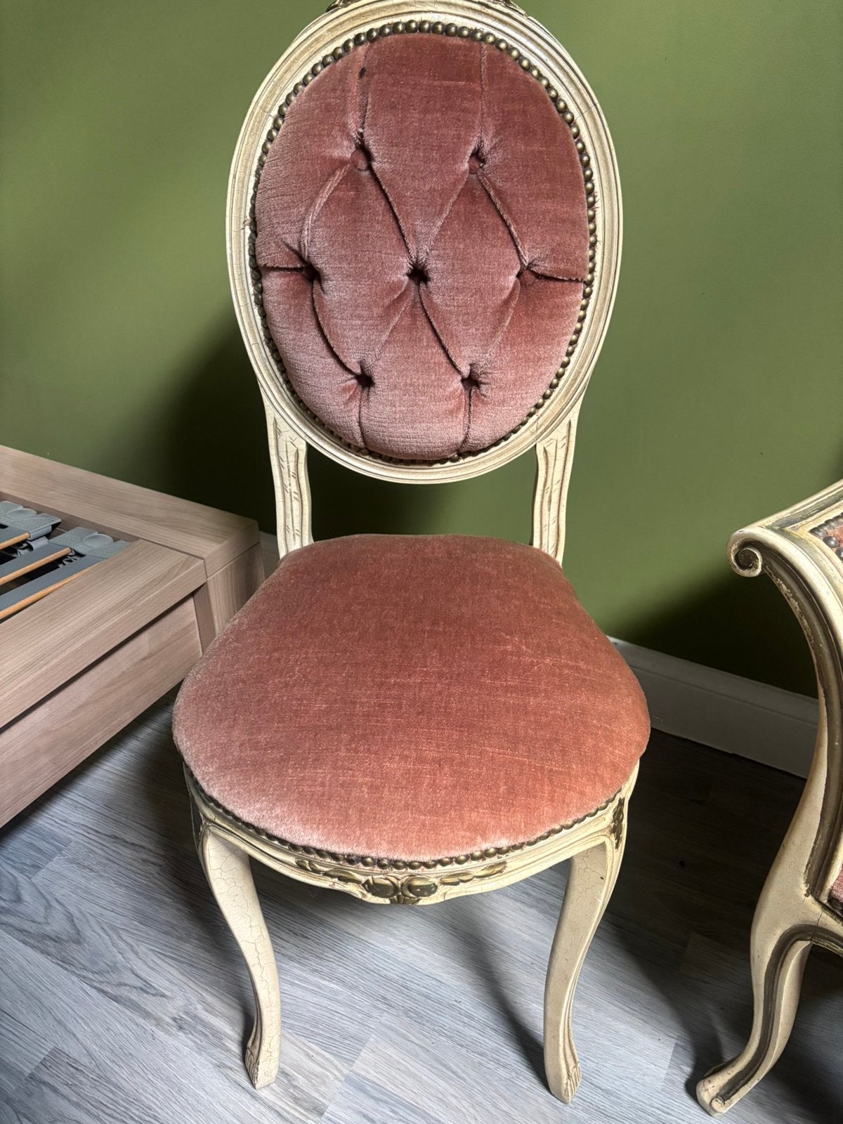 Elegant antiek Louis XV salonsetje, Enlèvement