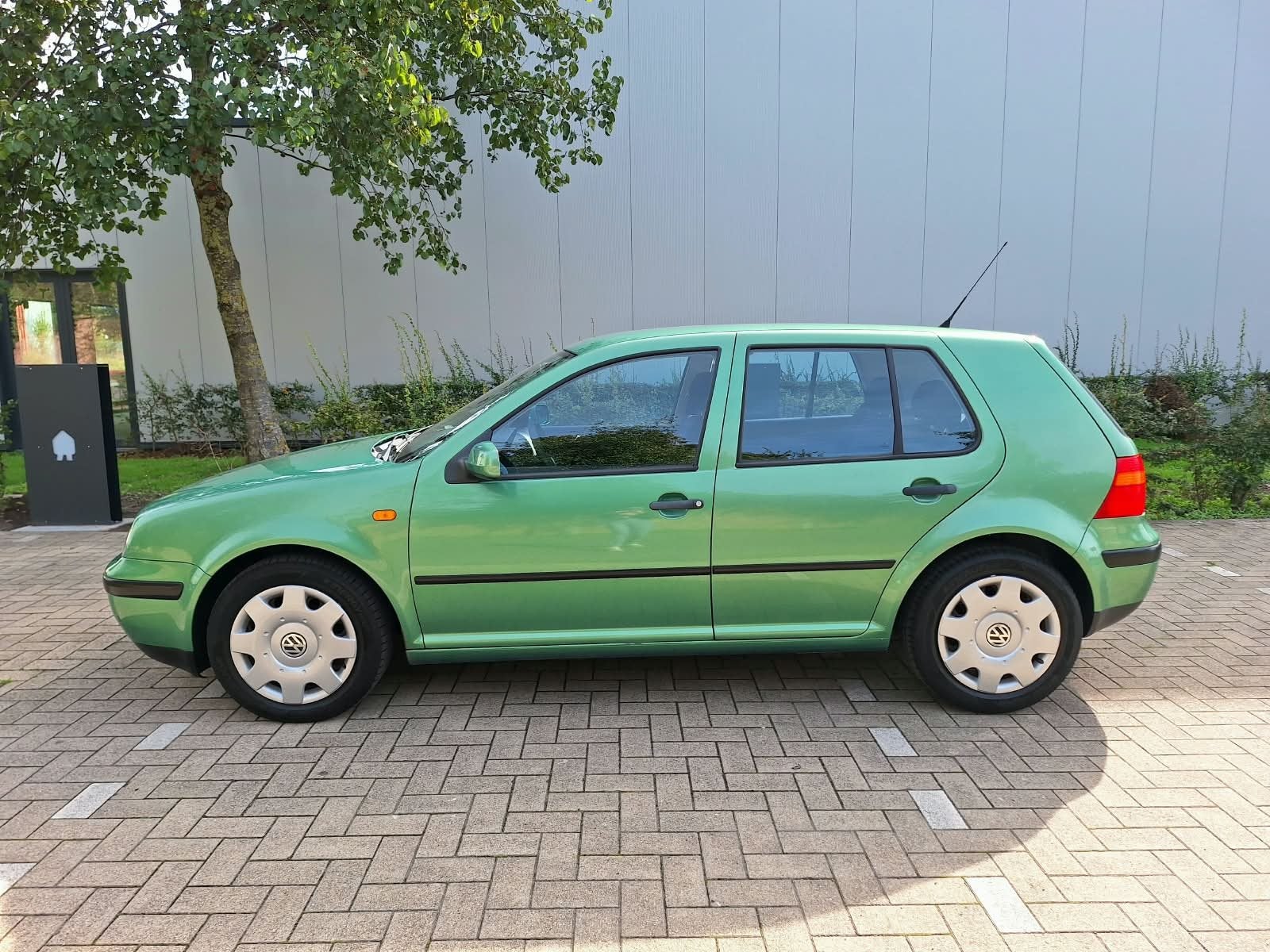 Volkswagen Golf 4 1.6i | Airco, Autos, Achat, Entreprise, Boîte manuelle, Noir