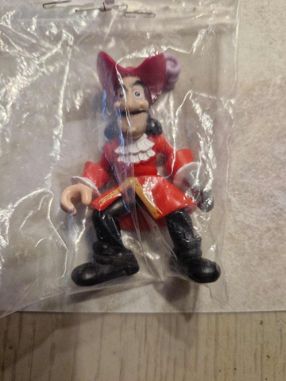 fugurine disney xapitaine crochet en bonne etat, Enlèvement ou Envoi, Comme neuf