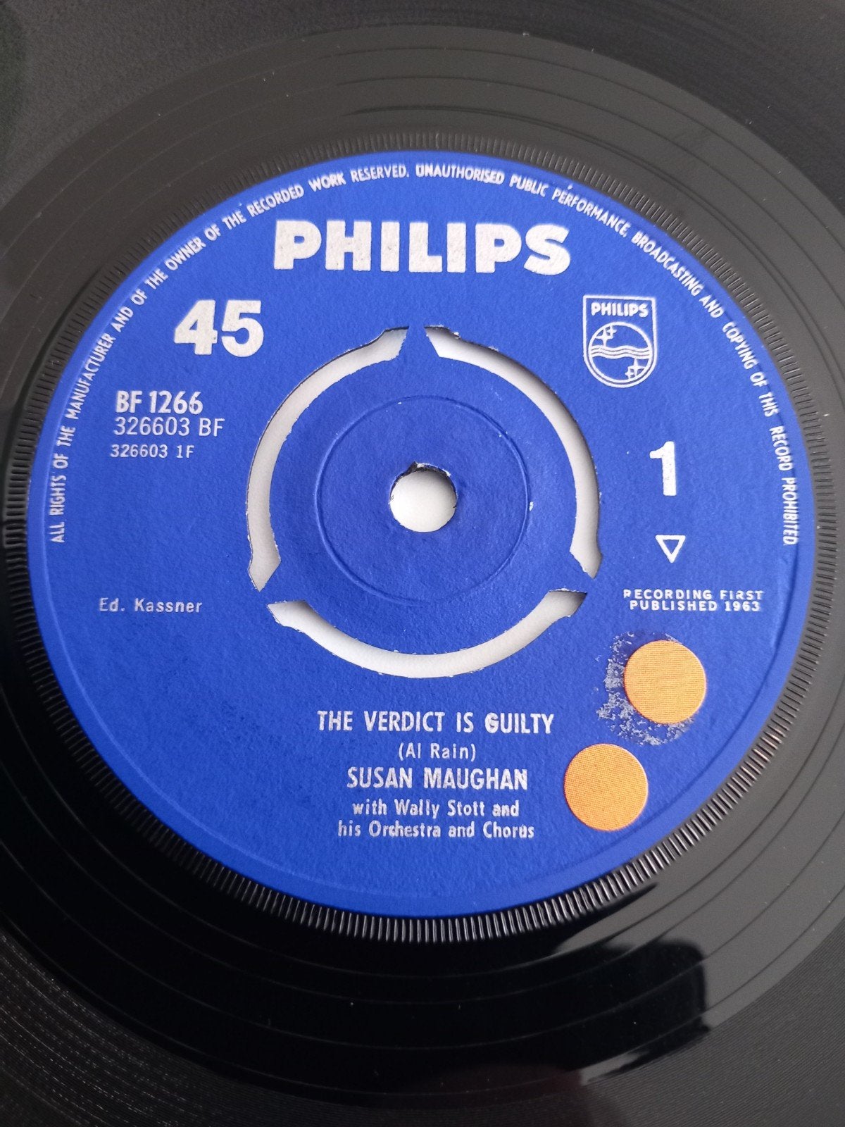 SUSAN MAUGHAN. THE VERDICKT IS GUILTY. OLDIES 60S UK 45T