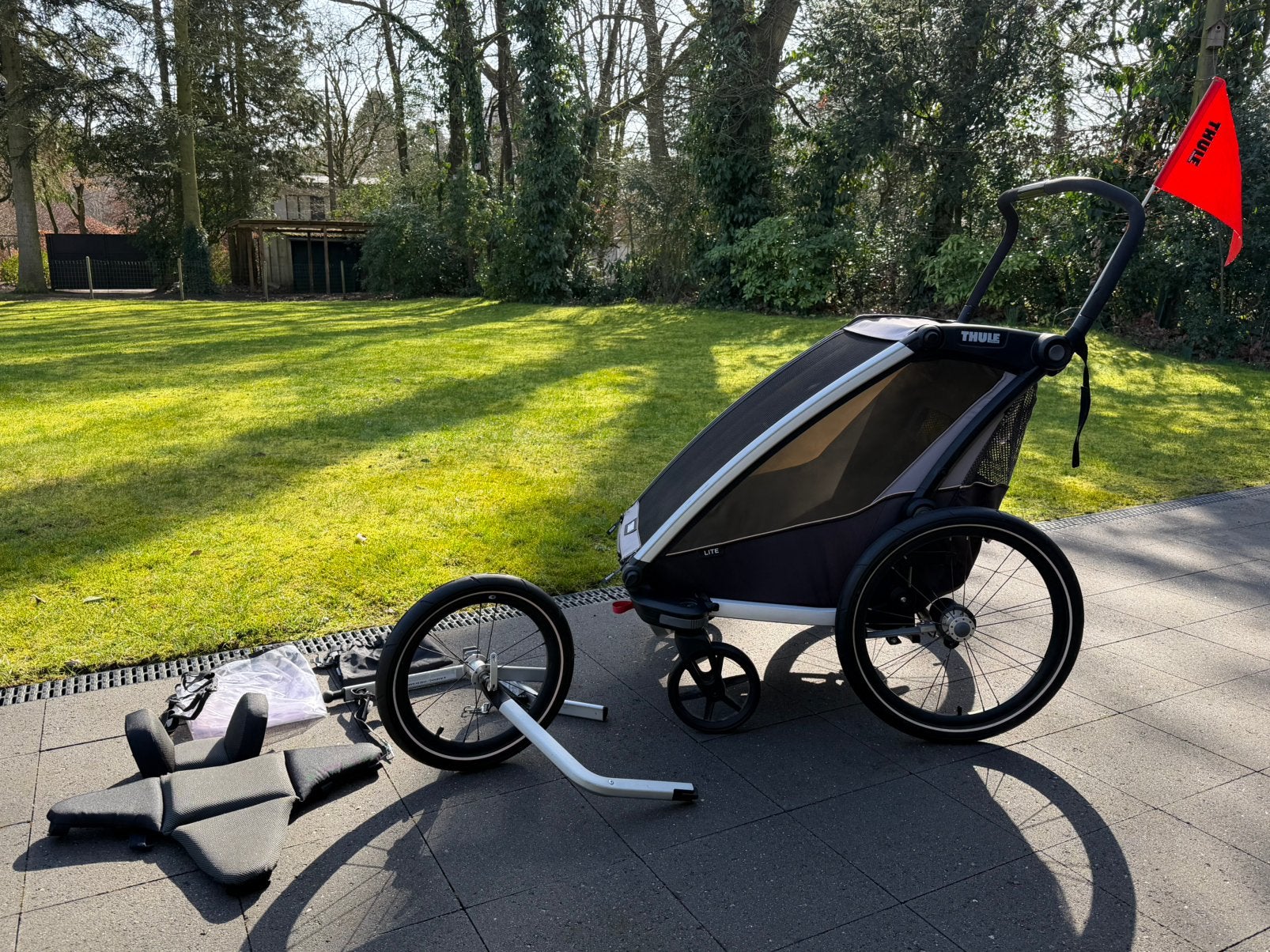 Thule Chariot 2 fietskar + jogging wiel + verkleinkussen, Vélos & Vélomoteurs, Accessoires vélo | Remorques, Comme neuf, Remorque pour enfant